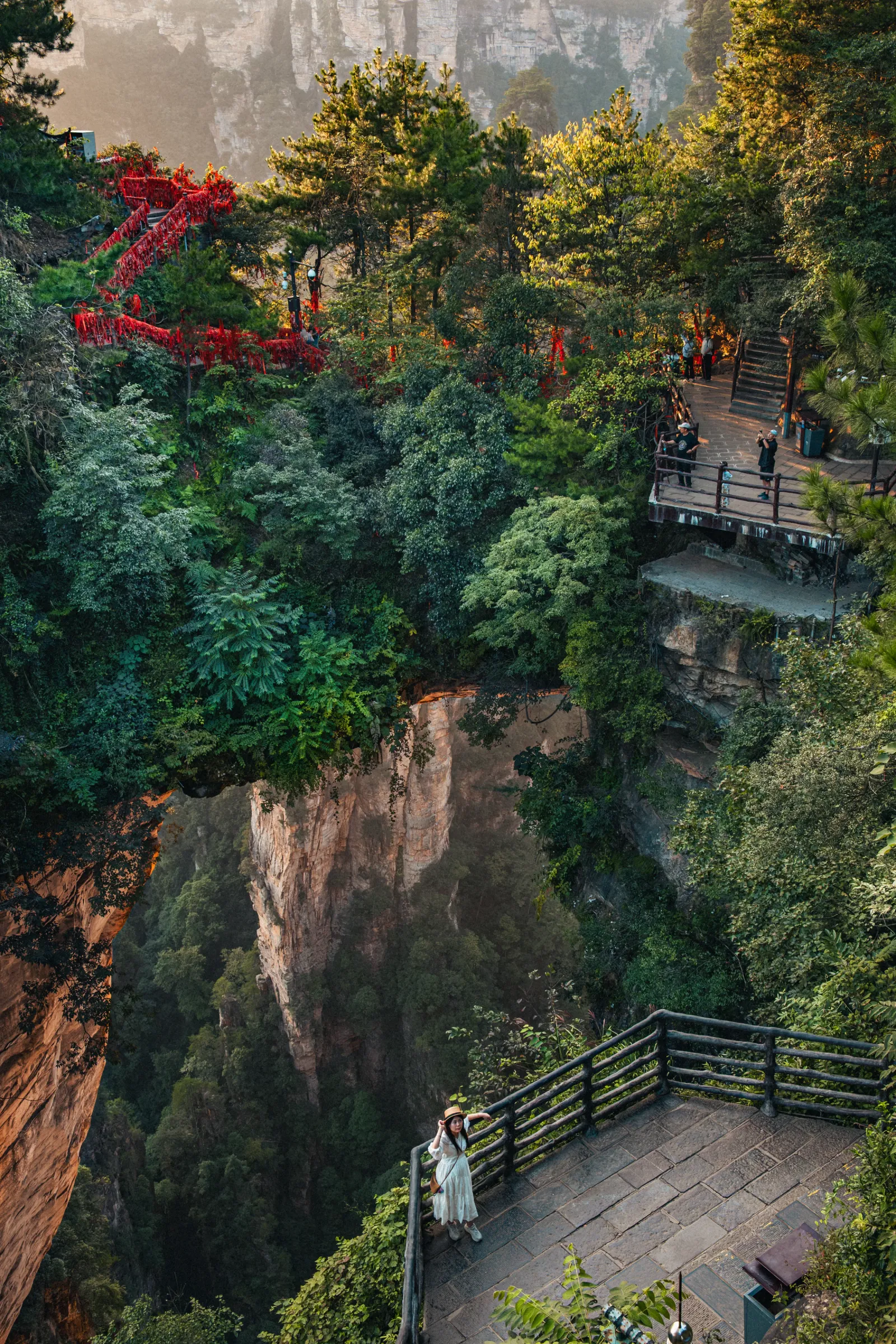 Zhangjiajie (张家界) - Une ville tournée vers un paysage unique au monde